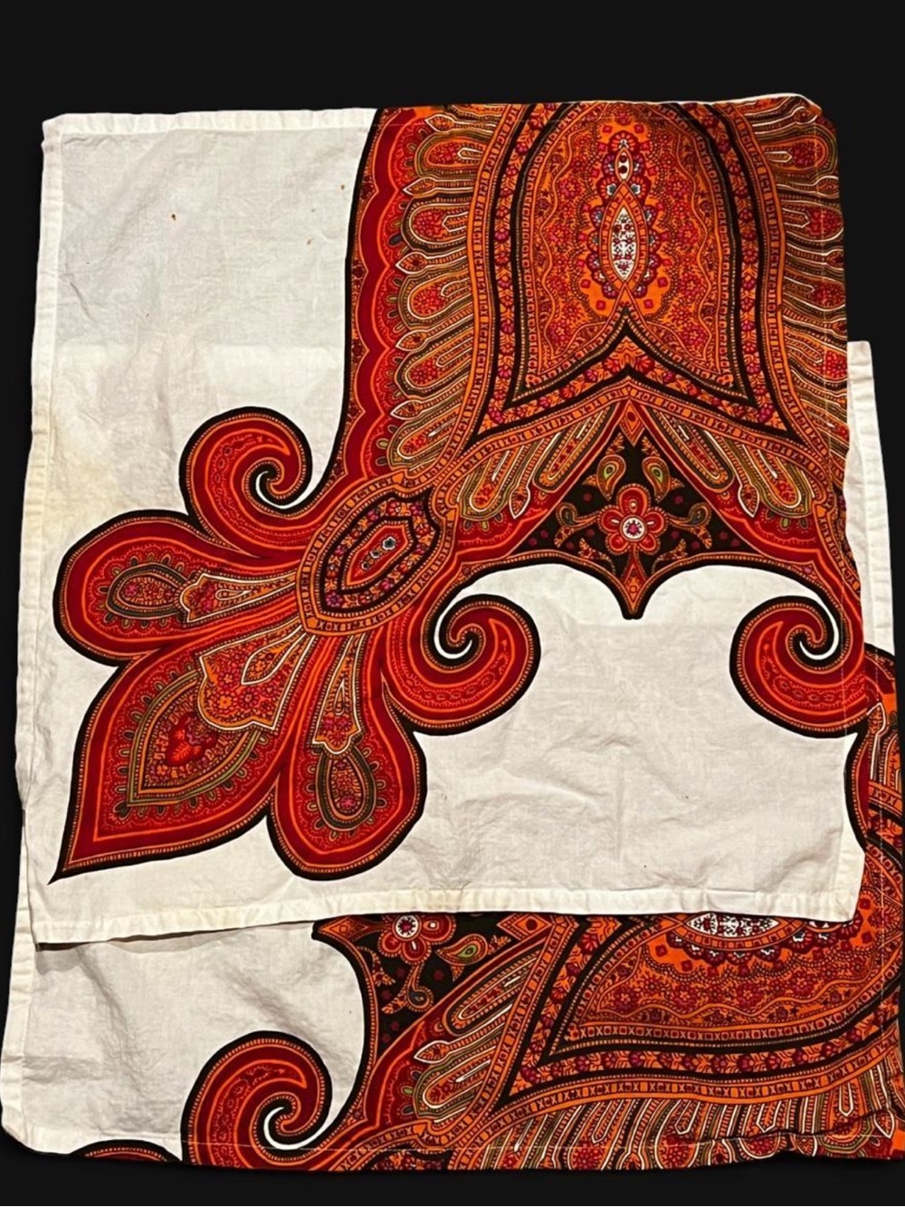 2 Isaac Mizrahi for Target Bold Red & Orange Paisley 20” Cloth Cotton Napkins